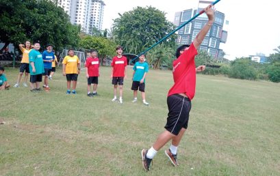 Grade 8 Javelin Throw Practice